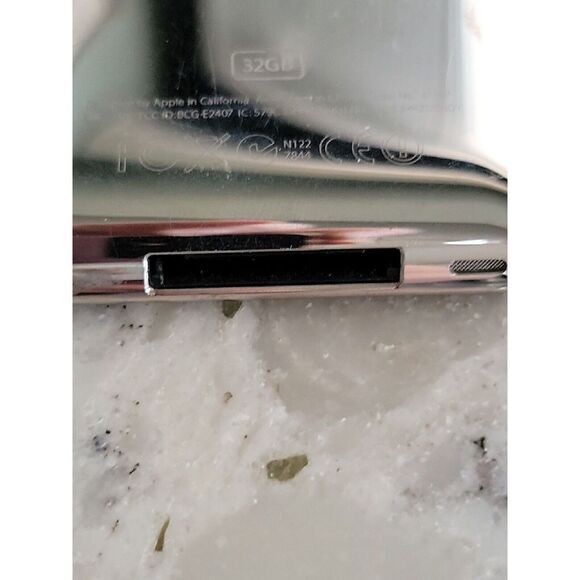 Apple iPod Touch‎ Space White (32GB) USB MP3 Player PLAYER ONLY! NO ACCESSORIES! - Picture 5 of 5